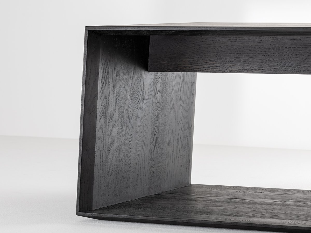 Table basse Anouk en chêne noir - Espace de rangement sur le plateau inférieur
