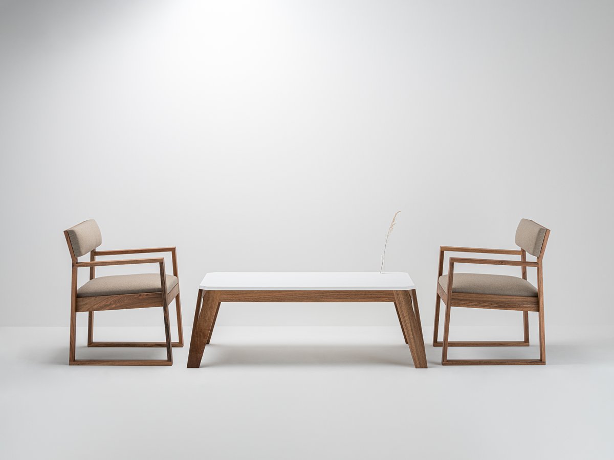 Fauteuil Aix en noyer et tissus Arpin ® - 100% Fabriqué en France
