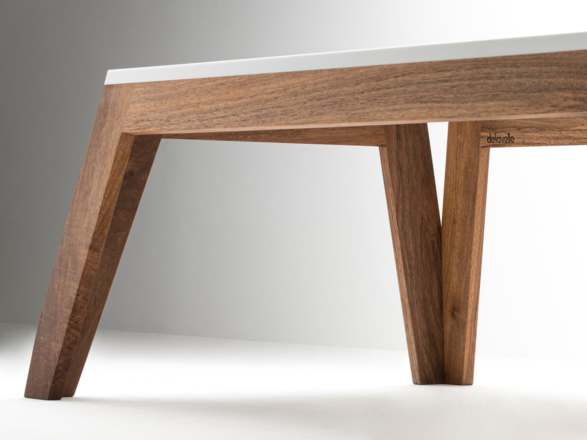 Table basse MéliMélo en noyer et résine sur-mesure - Bois massif et Solide Surface
