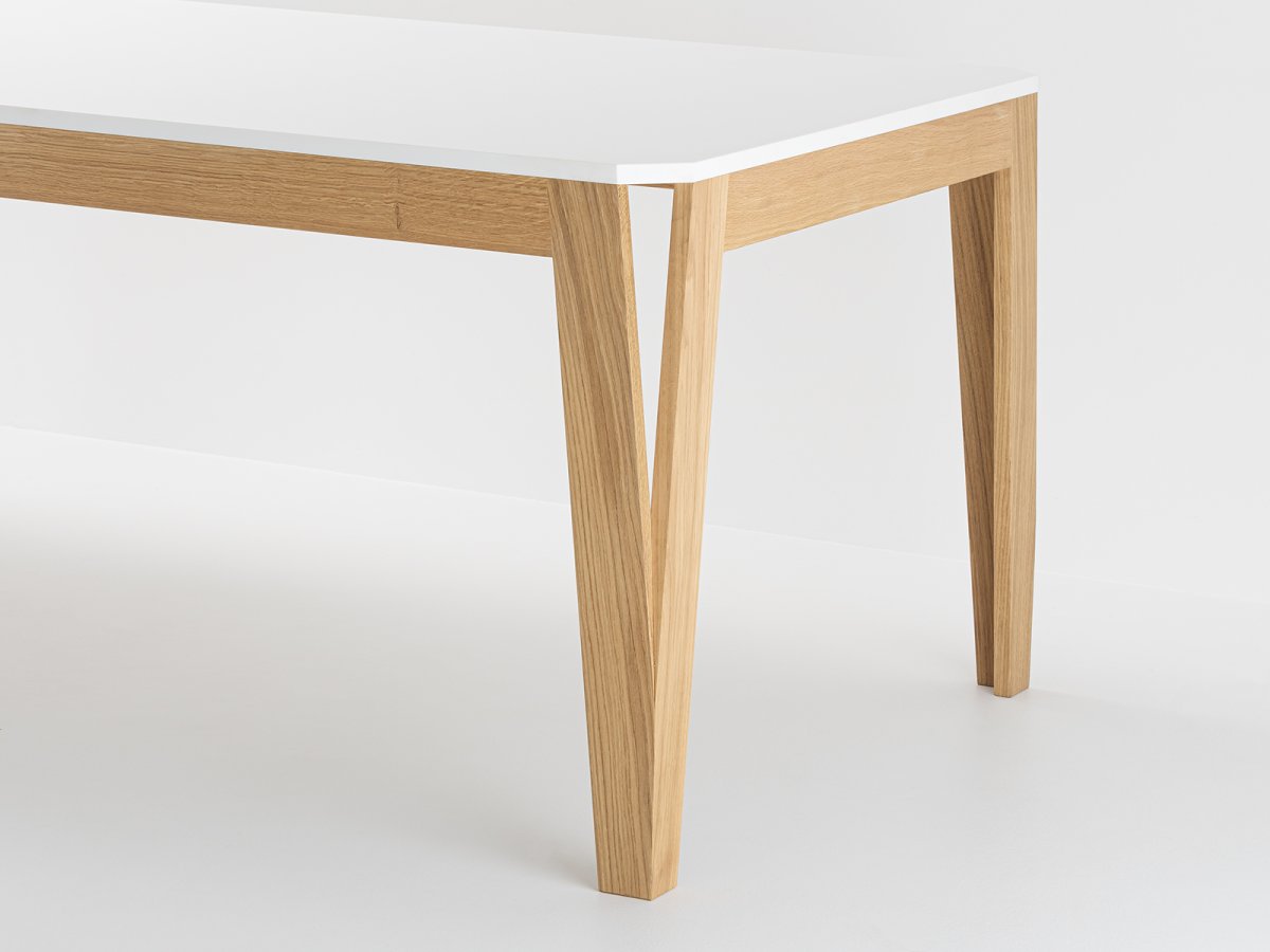Table en bois de chêne et plateau en résine facile d'entretien - MéliMélo en chêne et résine