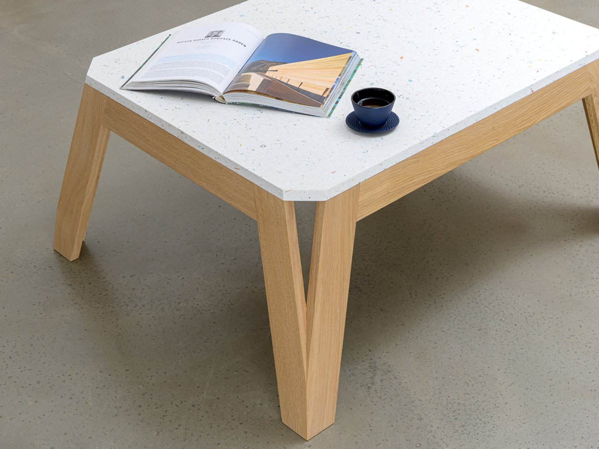 Table basse MéliMélo Le Pavé® en chêne - une table basse conviviale