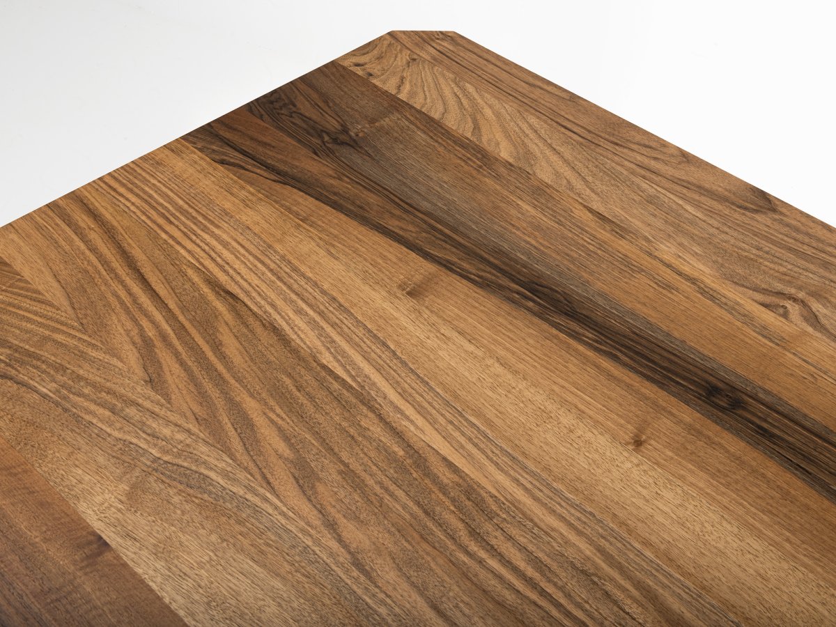 Plateau de table solide en noyer massif pour une table robuste