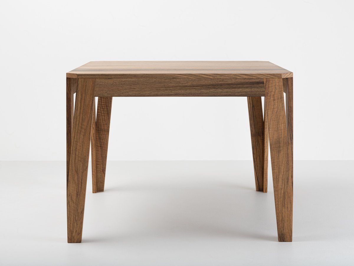 Table design en bois massif de fabrication artisanale- MéliMélo en noyer
