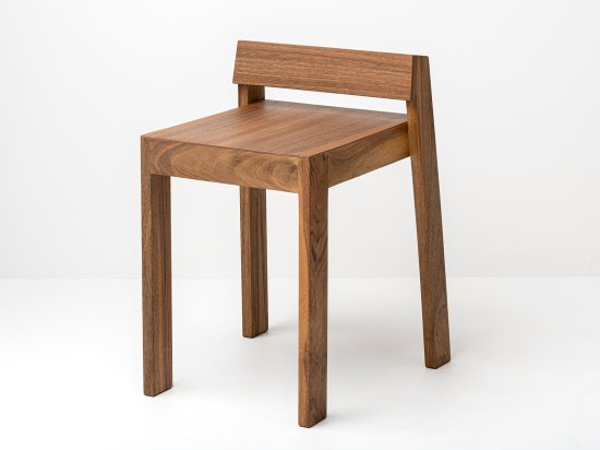 Tabouret MiniPil en noyer - Bois et design made in France - certification PEFC